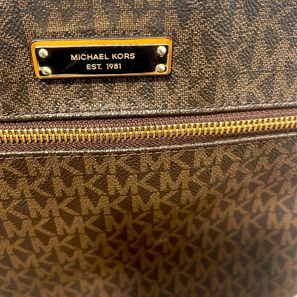 Michaels Kors crossbody bag - Picture 3 of 6